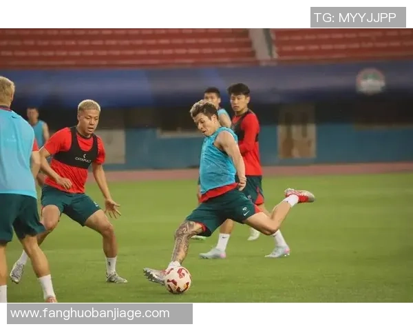 今日足球赛场星光璀璨 各大球星争锋对决精彩纷呈